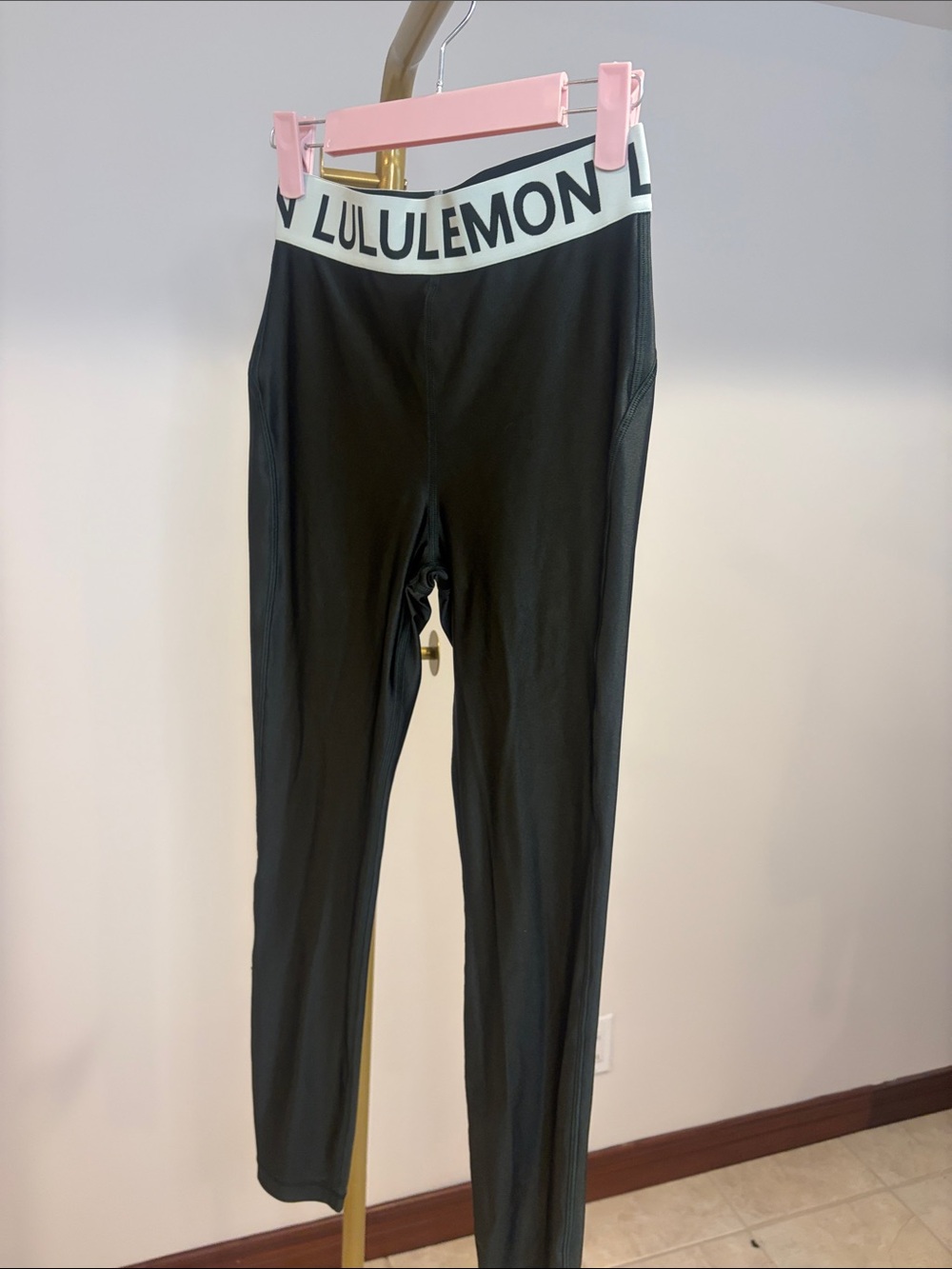 💕155💕 Lululemon size 6